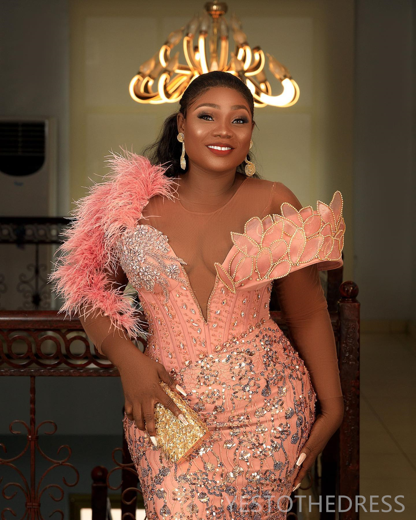 2024 Plus Size Aso Ebi Prom Dresses for Black Women Illusion Sheer Neck Long Sleeves Feathered Beaded Lace Rhinestones Promdress Birthday Reception Dr