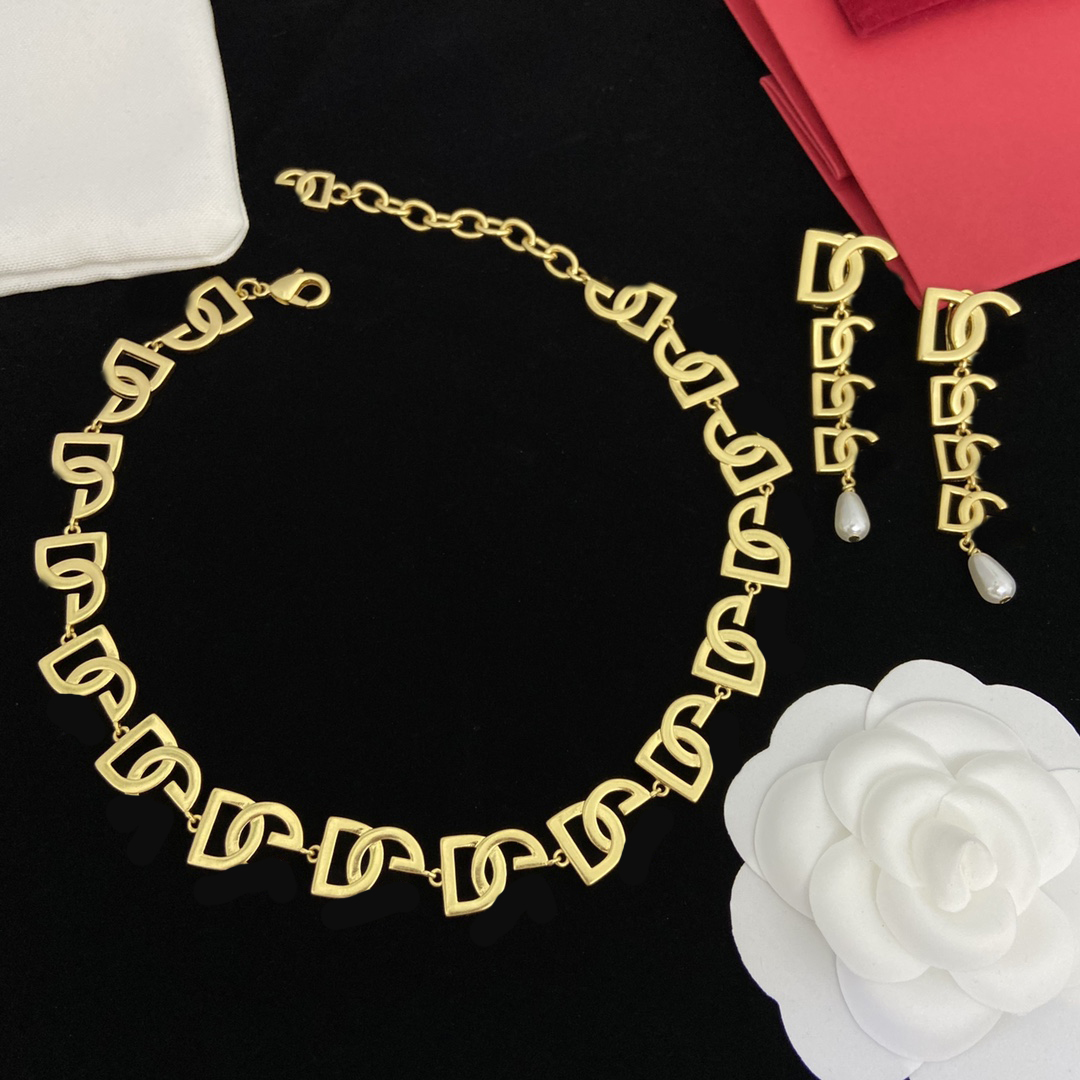 dolcely e gabannaly gabbanaly dgly d g Women Luxury Designer Brand Double Letter DC Pendant Necklaces Chain 18K Gold Newklace set for Wedding Jewerlry Accessori EBGZ