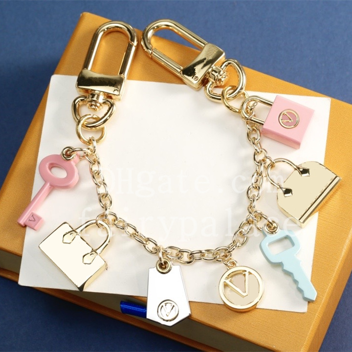 Charm New Style Luxury Cute Letters Keychain Key Chain Holder Brand Designers Keychains Men Women Car Bag Charms Pendant Accessories Top High-quality