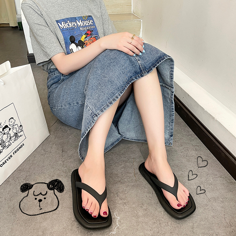 color solid fashion Summer minimalist clip on sandals for students wearing soft thick soled non slip wear-resistant beach casual flip ps Lhshoe n