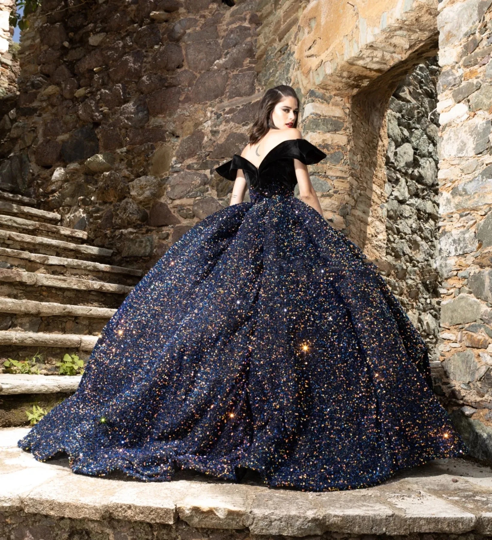 Black Mexican Quinceanera Dresses Ball Gown Off The Shoulder Sequins Sparkly Puffy Charro Sweet 16 Dresses 15 Anos