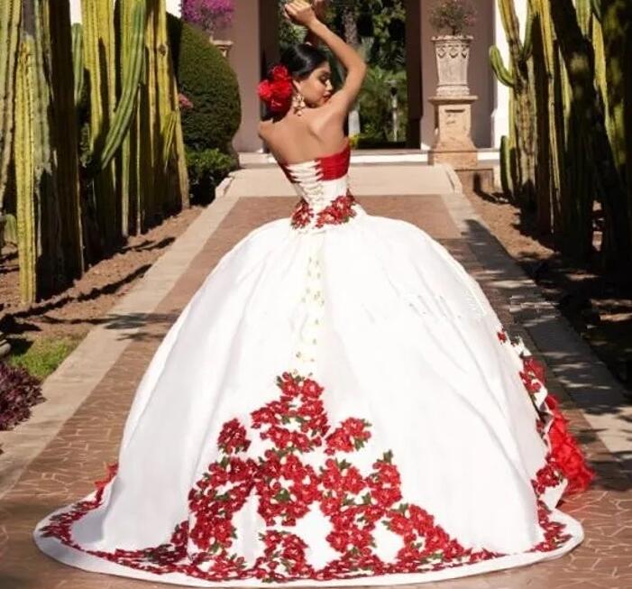 Black Mexican Quinceanera Dresses Ball Gown Sweetheart Organza Appliques Beaded Puffy Charro Sweet 16 Dresses 15 Anos