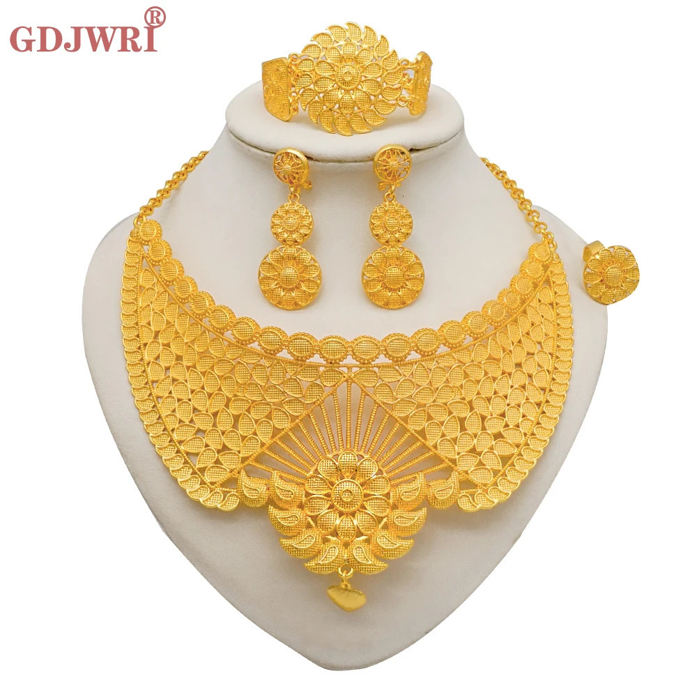Dubai Gold Color Jewelry Set For Women Indian Earring Necklace Nigeria Moroccan Bridal Accessorie Wedding Bracelet Party 240531