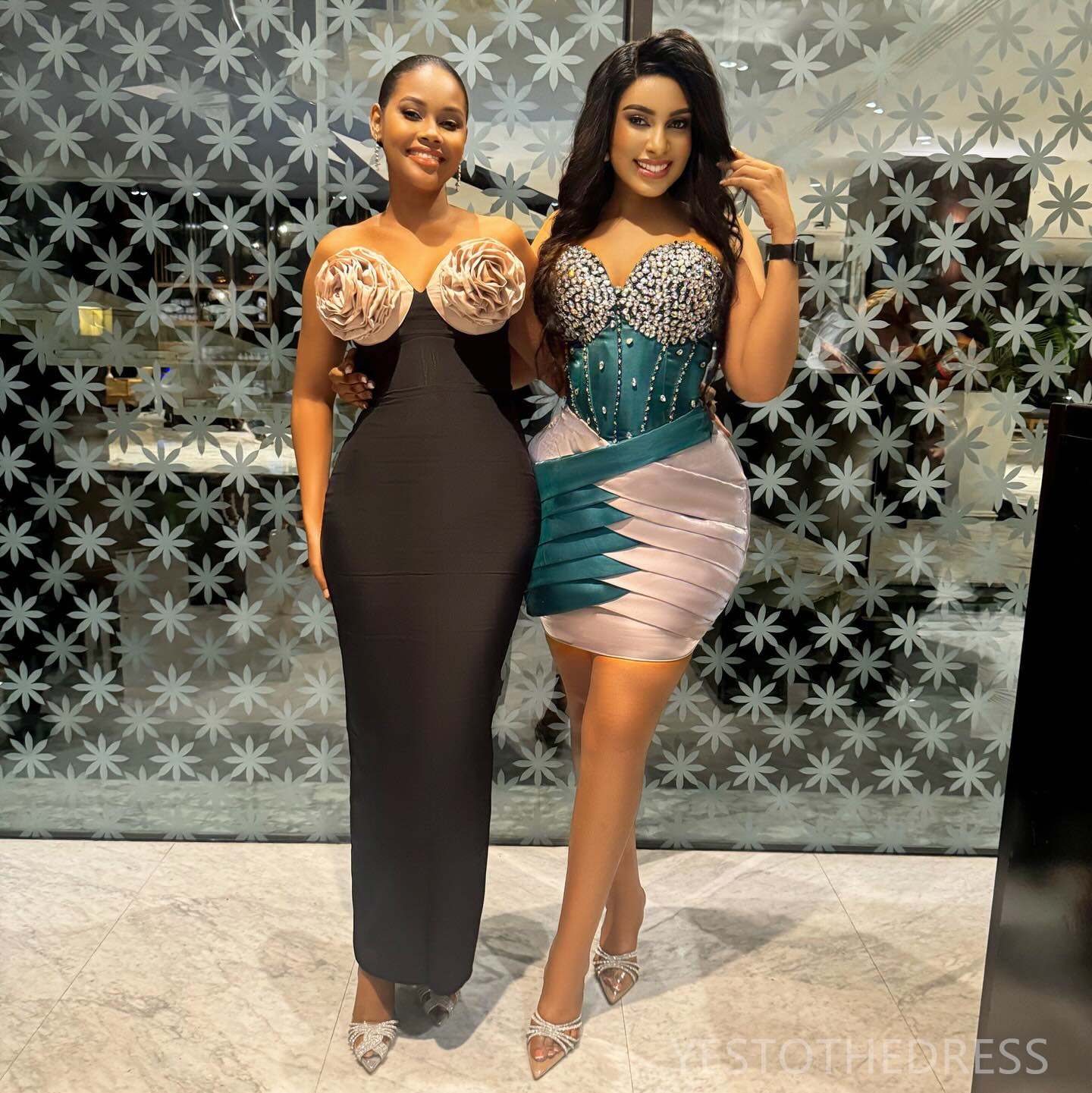 2024 Aso Ebi Cocktail Dresses for Women Short Prom Dresses for African Black Girls Sweetheart Neckline Pleated Rhinestones Decorated Mini Graduation G