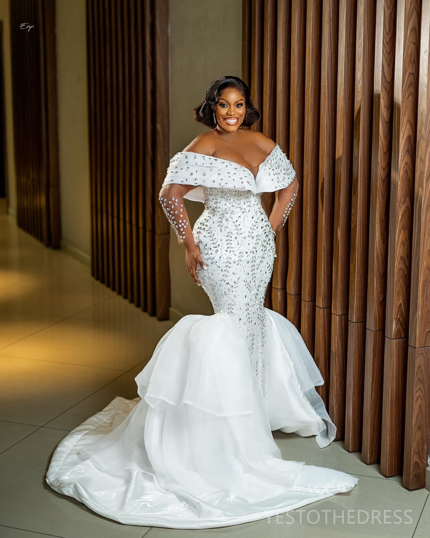 2024 Plus Size Mermaid Dresses Bride With Detachable Train Bridal African Black Women Rhinestones Decorated Wedding Gowns for Marriage D245