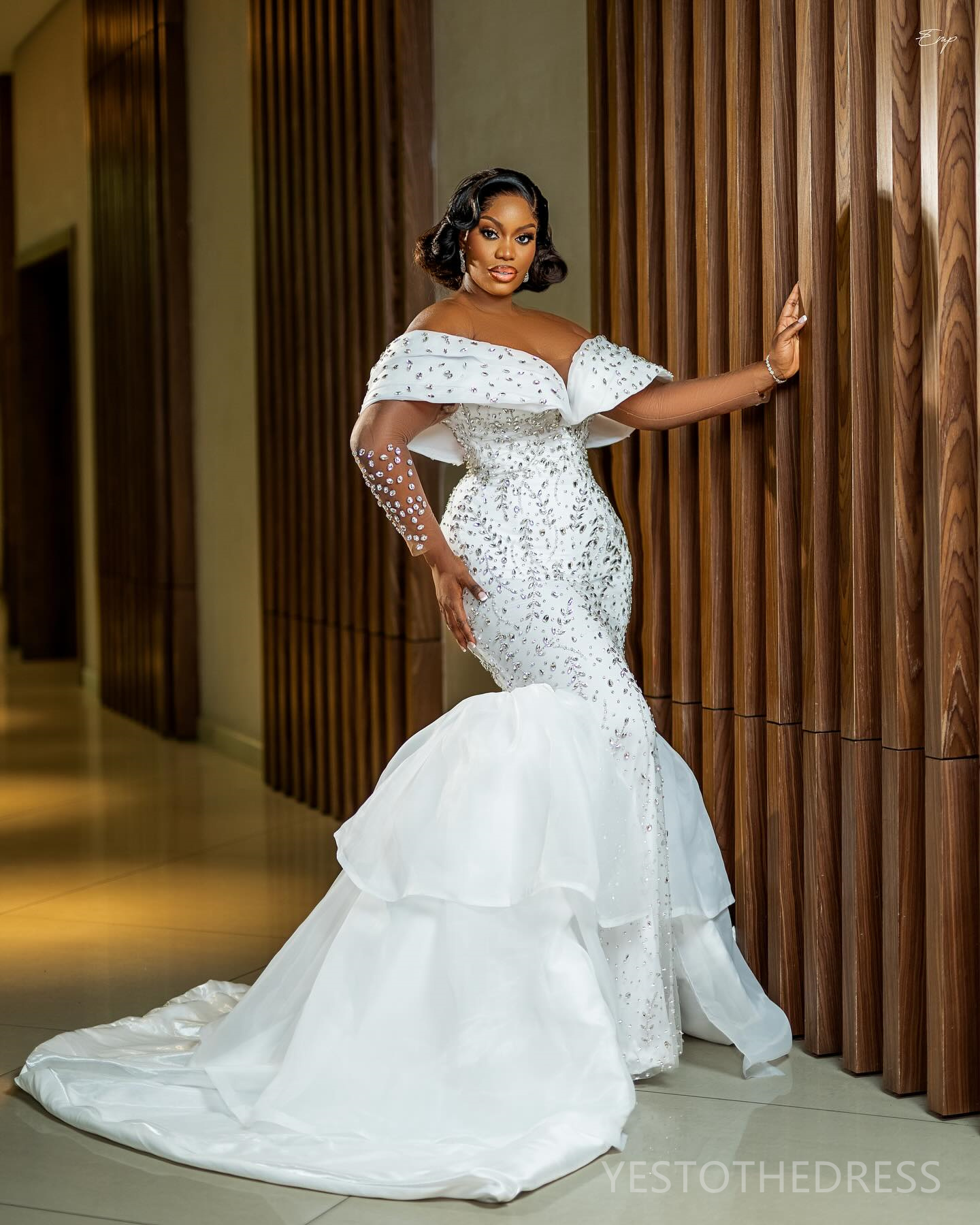 2024 Plus Size Mermaid Dresses Bride With Detachable Train Bridal African Black Women Rhinestones Decorated Wedding Gowns for Marriage D245