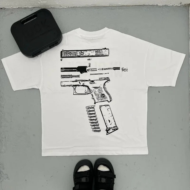 Fashionable Gothic Letter Print Pattern Oversized T-Shirt Mens Y2K Street Hip Hop Harajuku Casual Loose Short Sleeve Top 240530
