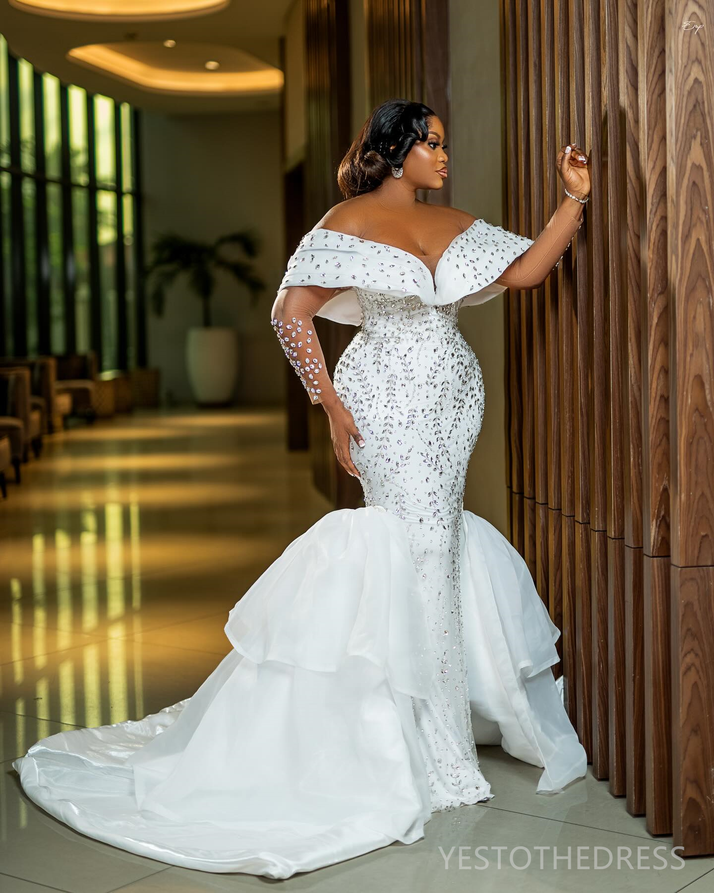 2024 Plus Size Mermaid Dresses Bride With Detachable Train Bridal African Black Women Rhinestones Decorated Wedding Gowns for Marriage D245