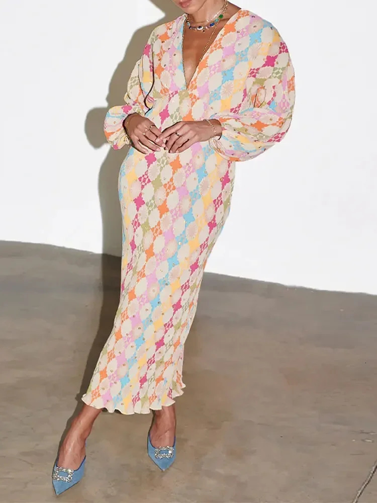 2024 Summer Womens Geometric Pattern Printed Midi Dress Elegant V-neck Lantern Half Sleeve Dress Womens Vacation Dress 240516