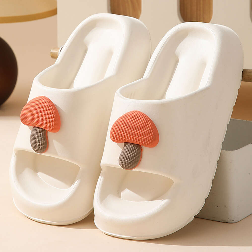 Stepping On Feces Feeling Cool Slippers. Summer Indoor Stay At Home With Thick Soles And Anti Slip Home. Couples Can Wear EVA Slippers Outside For Wom