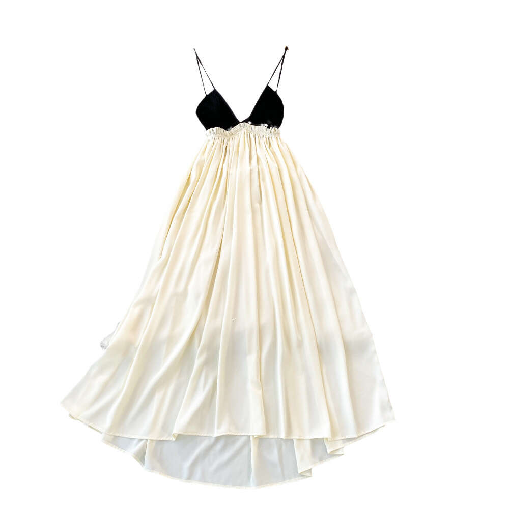 Bohemian contrasting strapless waist cinched backless A-line suspender dress for travel photography seaside vacation large hem long skirt