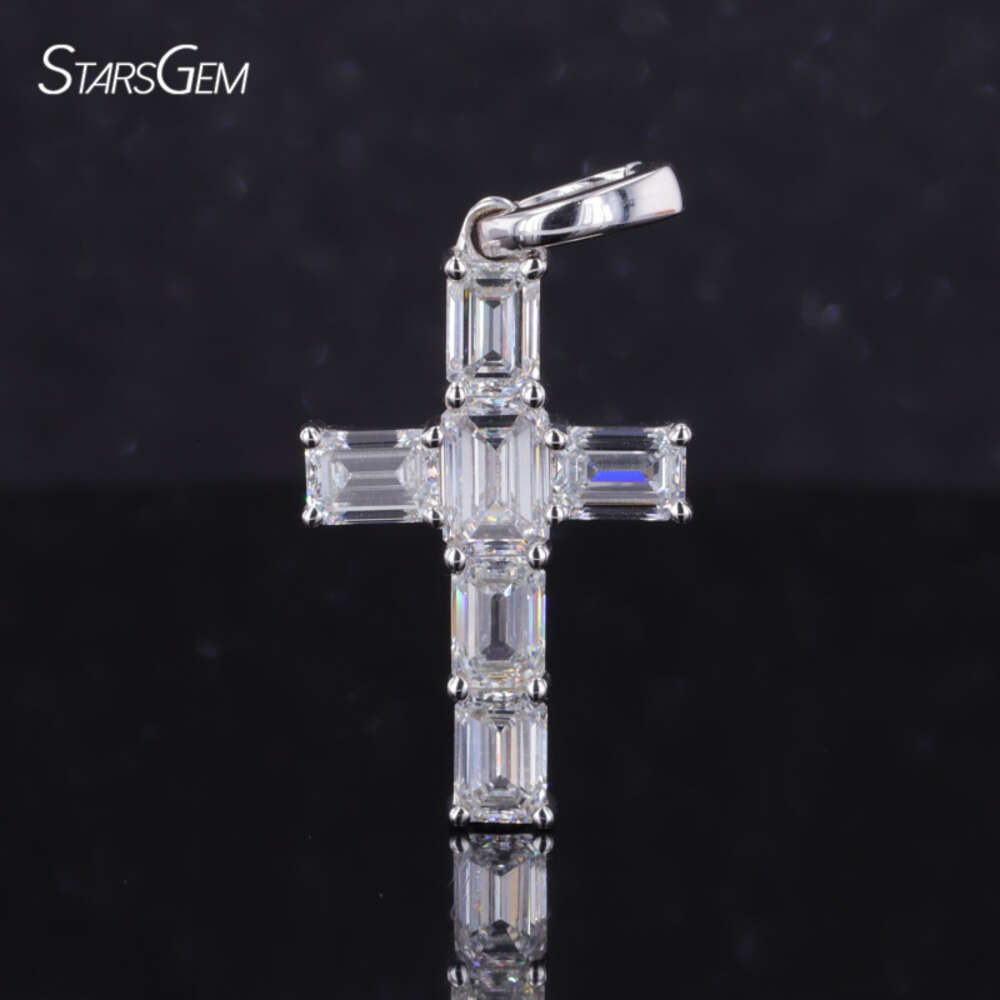 Starsgem Custom S925 Silver Diamond Cross Pendant 4*6mm Emerald Cut Moissanite for Men and Women Fine Jewelry Necklace