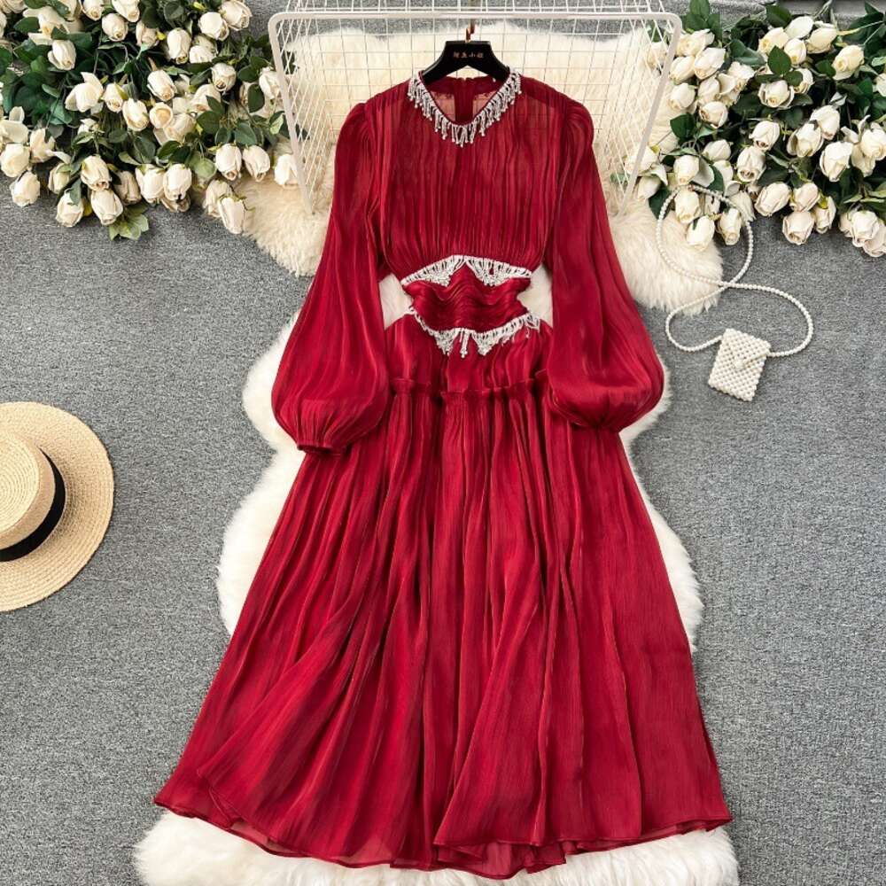 2024 Spring Fashion New French Luxury Small Fragrant Wind with Western Diamonds Tassels and Bright Silk Waist Length Dress Trend