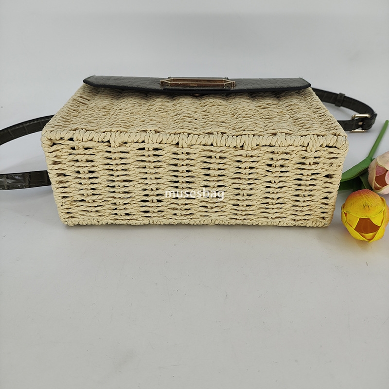 Fashionable Women's Designer Classic Casual Handwoven Practical Lightweight Crossbody Bag Retro Western Style One Shoulder Small Square Bag Frame