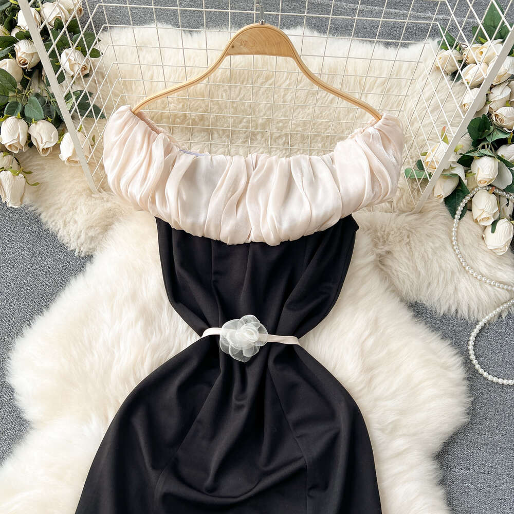 Light luxury and luxurious style high-end dress for women with a shoulder line and collarbone design niche and refined temperament for socialites long