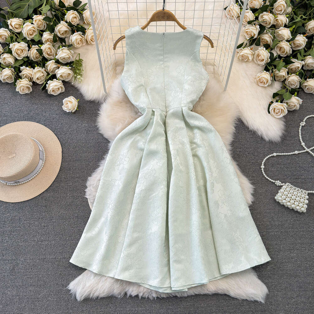 Summer Fashion Light Luxury Celebrity Elegance Sleeveless Round Neck Waist Slim Mid length A-line Jacquard Dress
