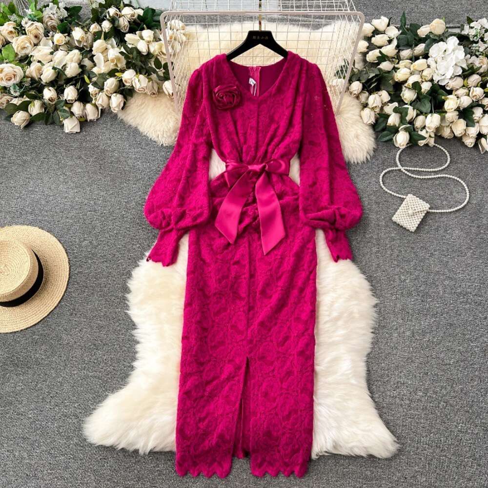 Temperament lace dress female royal sister high-end three-dimensional floral decoration waist closing slim fitting buttocks wrapped French Hepburn lon