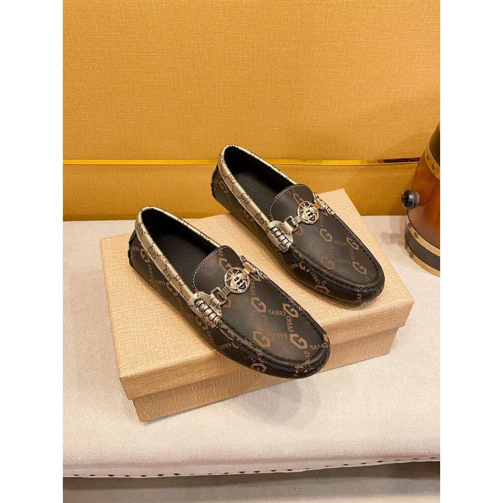 Italy men's fashion Designers Business casual Genuine loafers shoes round head cover feet leather soft soles