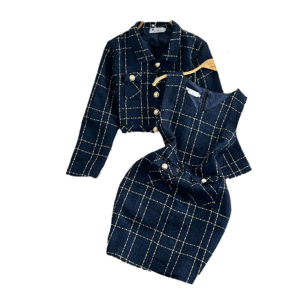 Autumn and winter small fragrant style coarse tweed coat two-piece set of fashionable V-neck waistband slimming effect sleeveless A-line suspender ski