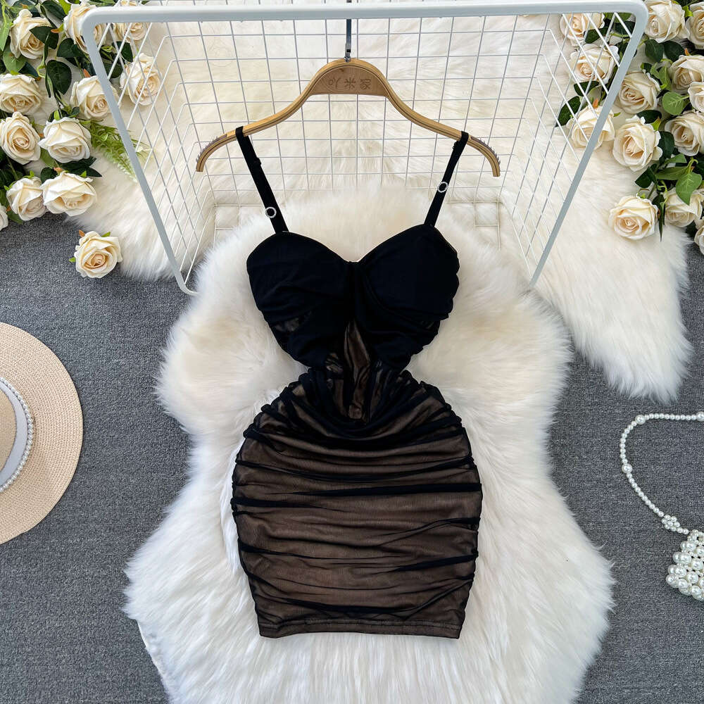 French fashion socialite temperament strapless pleated waist slim and short skirt with buttocks wrapped and mesh suspender