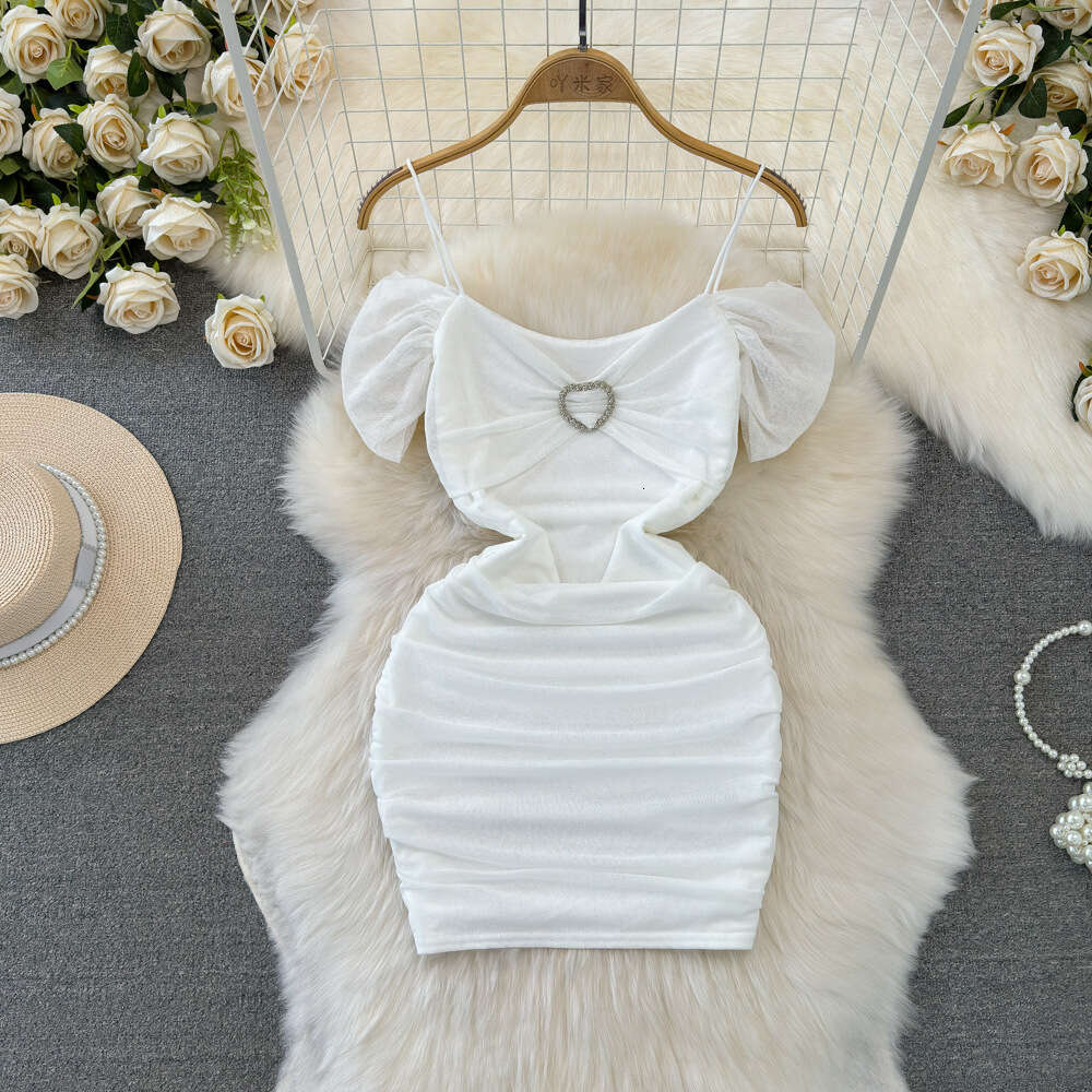 Fashionable design pure desire socialite temperament one shoulder off the shoulder waist up slimming effect short style buttocks wrapped mesh dress su