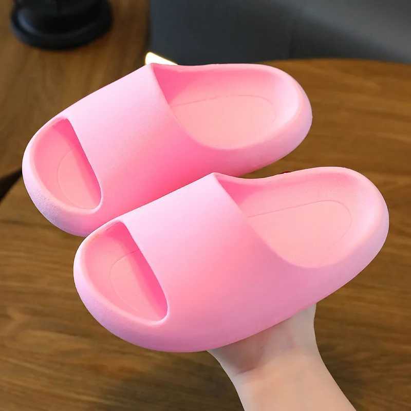 Slipper Slipper Childrens solid color slider summer girls indoor home bathroom boys shoes anti slip soft sole childrens slider WX5.30