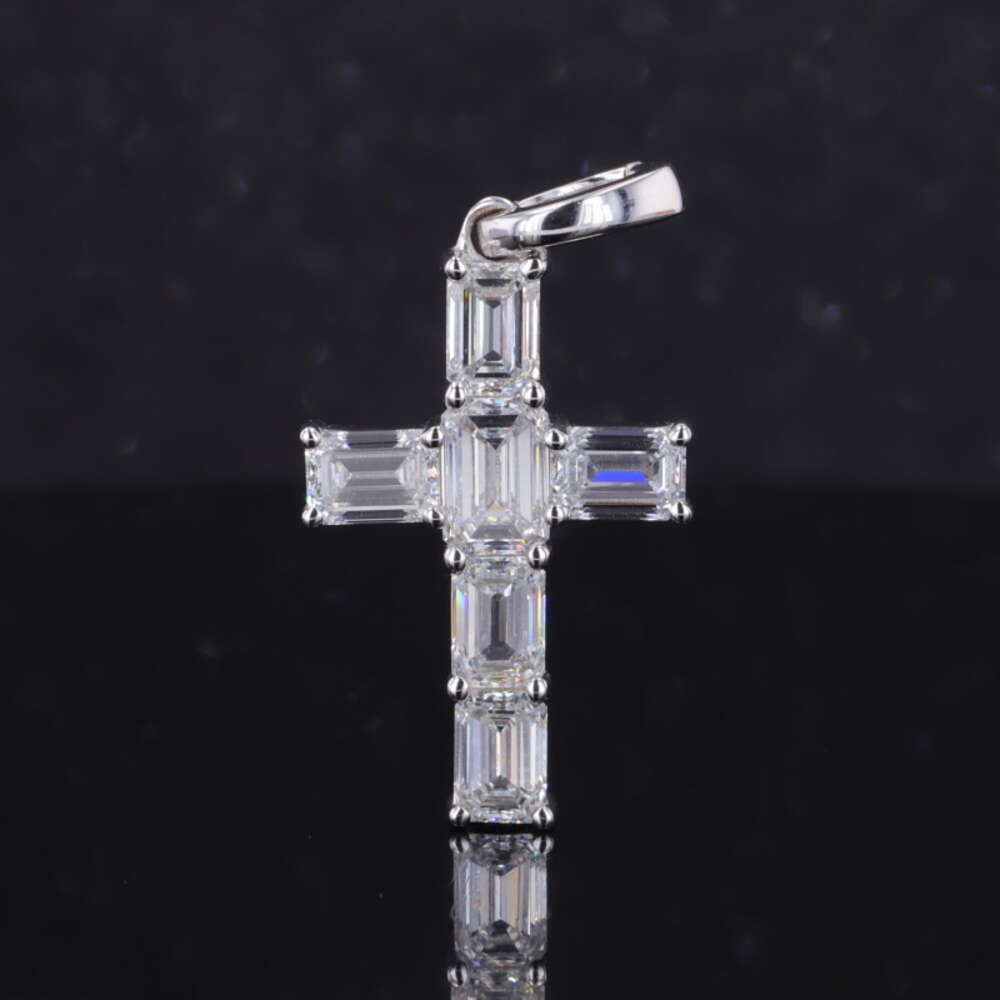 Starsgem Custom S925 Silver Diamond Cross Pendant 4*6mm Emerald Cut Moissanite for Men and Women Fine Jewelry Necklace