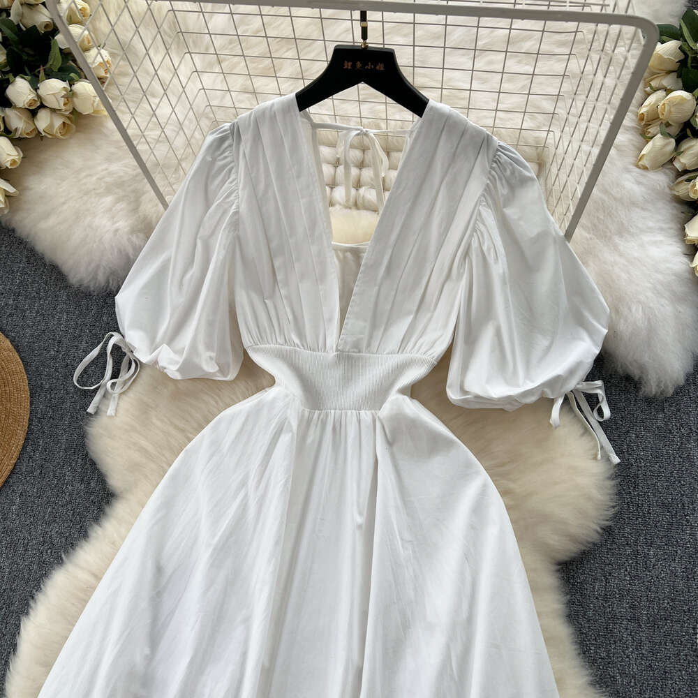 White Dress Womens 2024 New French Bubble Sleeves Luxury Pleated Deep V-neck Slim Fit Mid length Dress