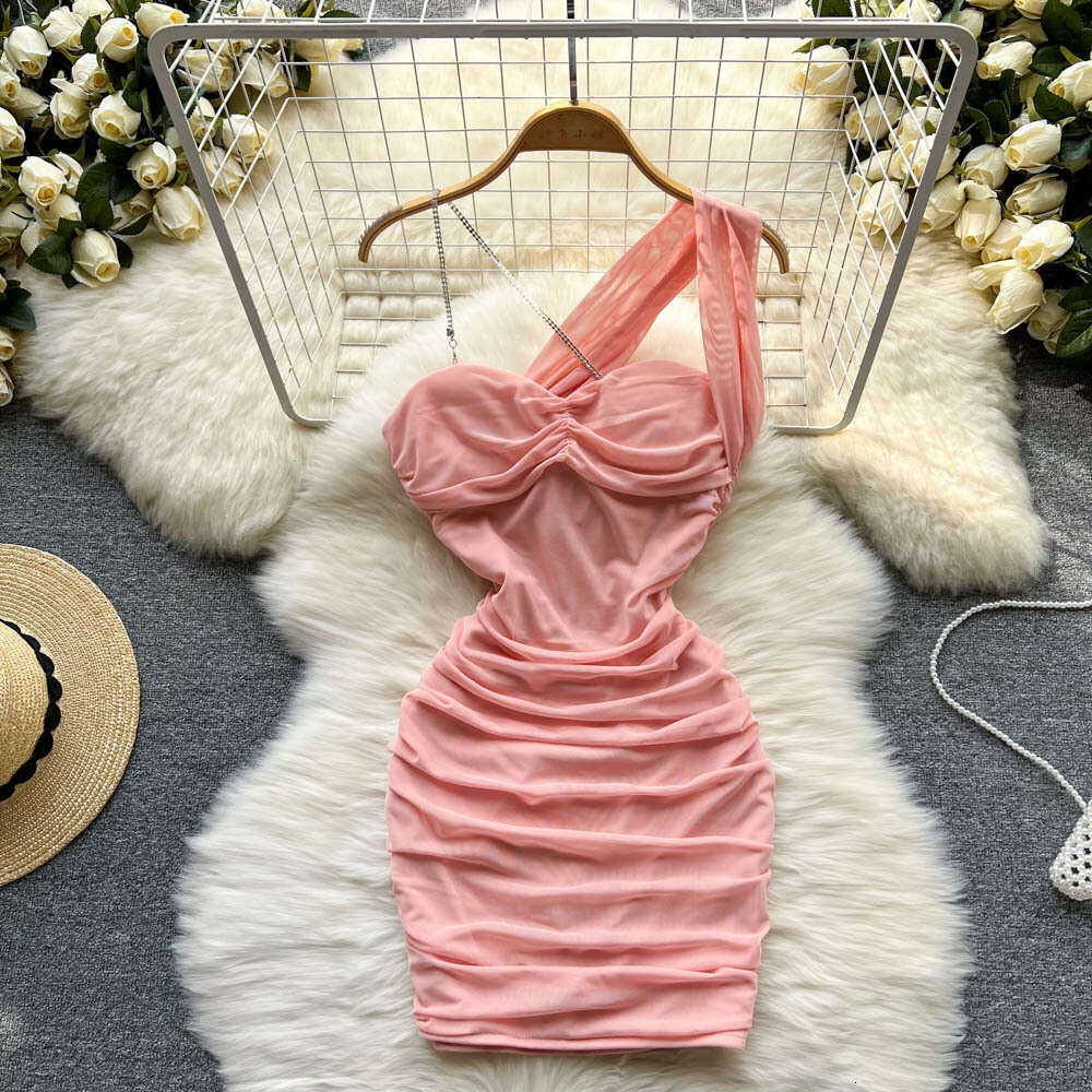 Hanging neck mesh pleated off the shoulder buttocks wrapped sexy dress womens bra design unique waist cinching spicy girl skirt trend