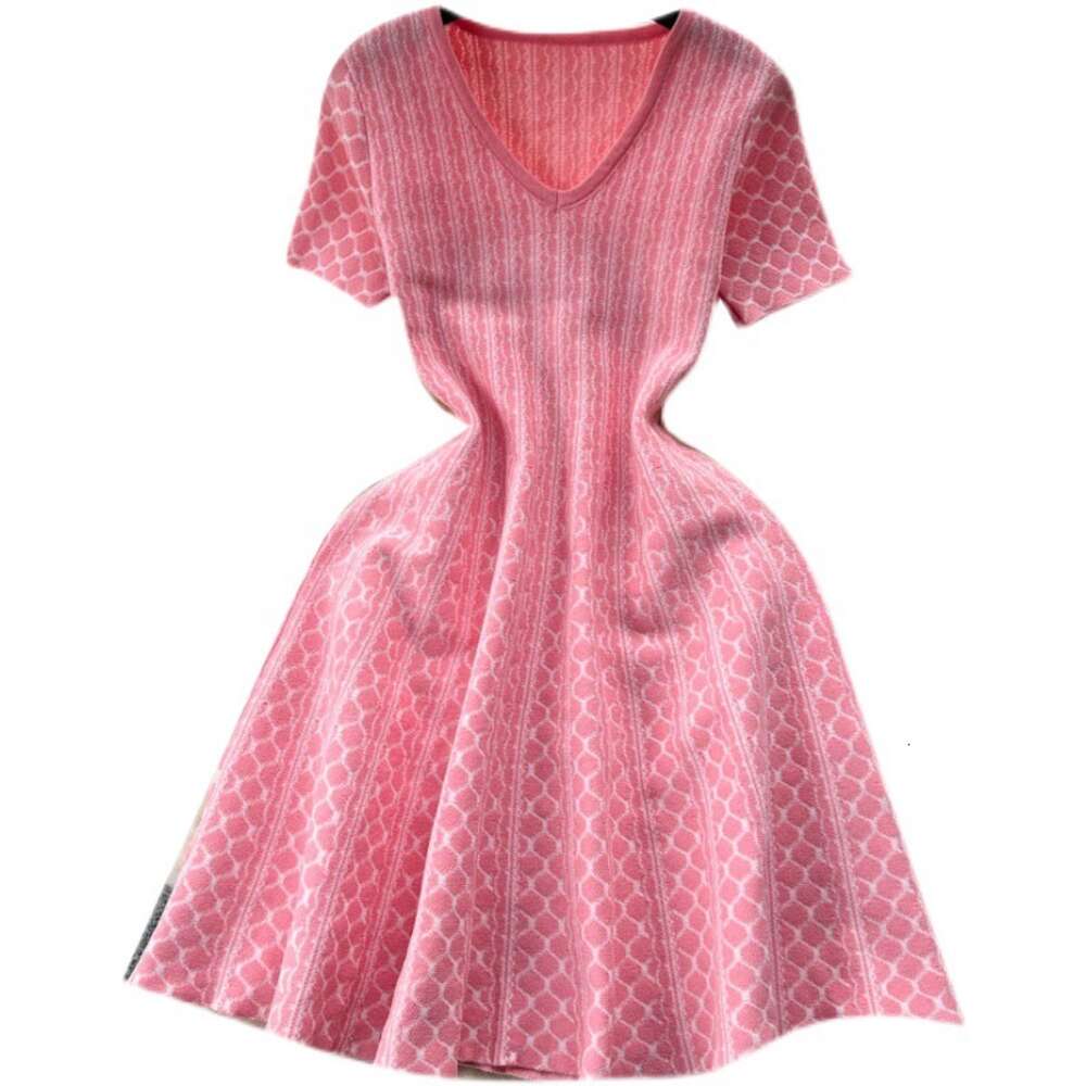 Knitted dress 2023 new womens summer clothing Korean version temperament V-neck slim fit short A-line large hem short skirt childrens trend
