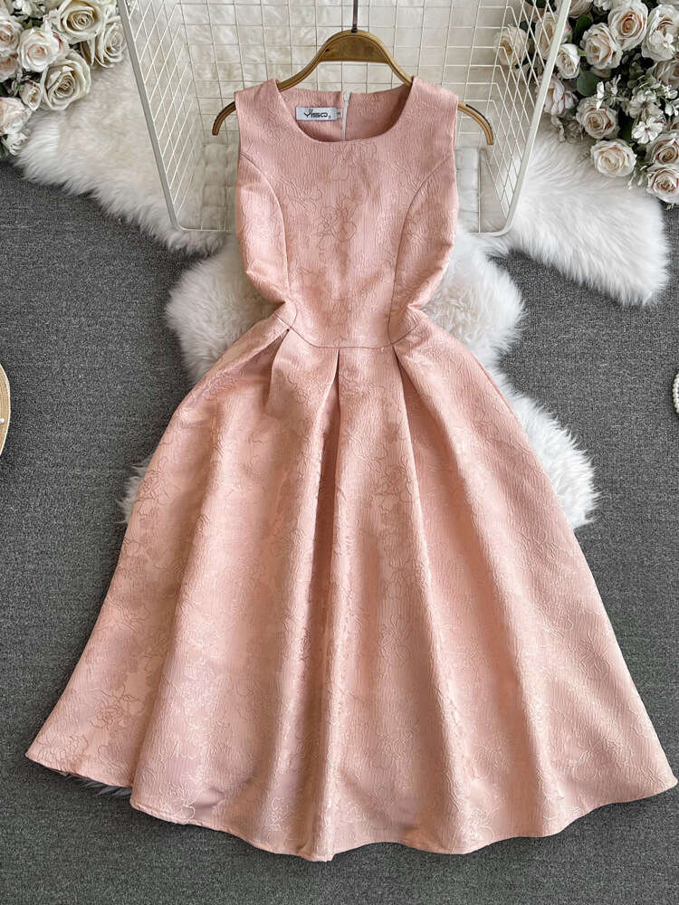 High end light luxury socialite temperament sleeveless round neck waistband slimming effect medium length A-line jacquard vest dress for women