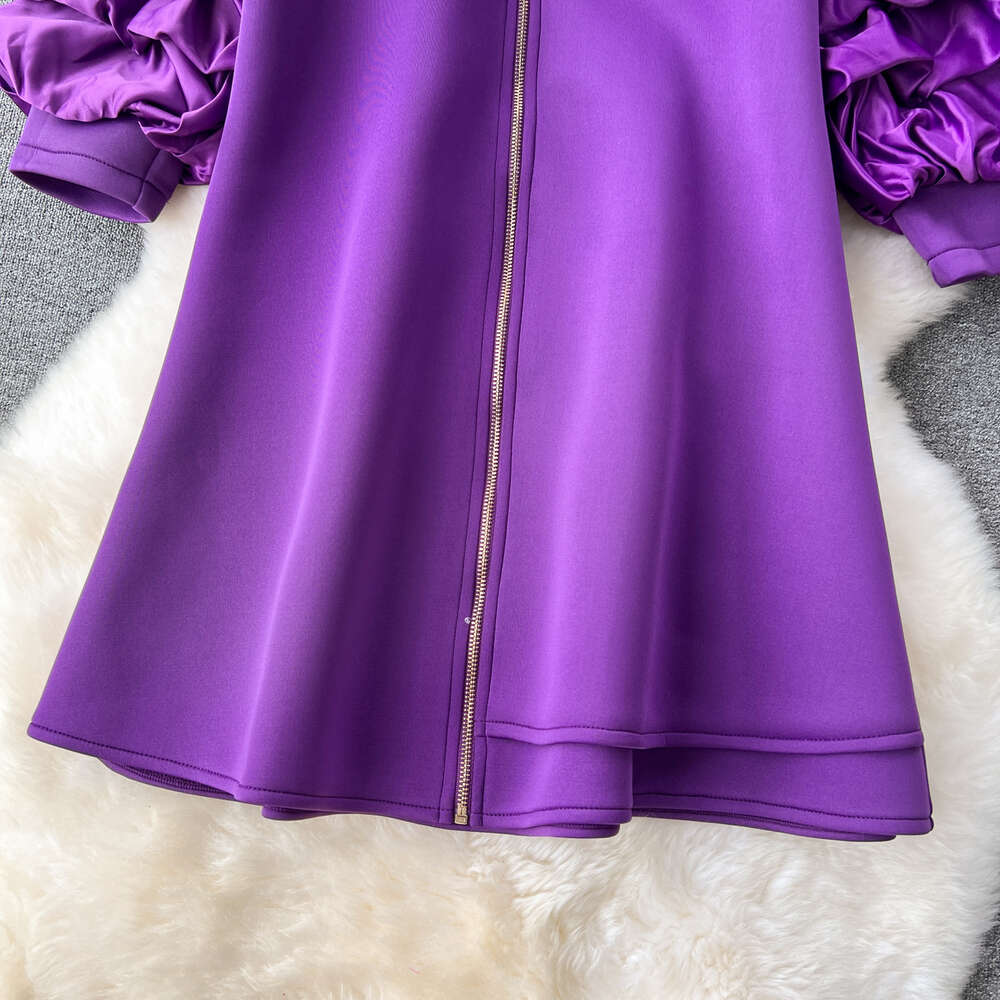 Large size womens high-end satin pleated bubble sleeve design with zippered short style dress