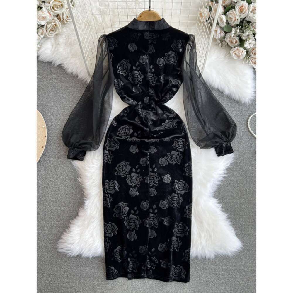 Improved cheongsam socialite mesh lantern long sleeved splicing stand up collar waistband slit buttocks wrapped velvet dress for women