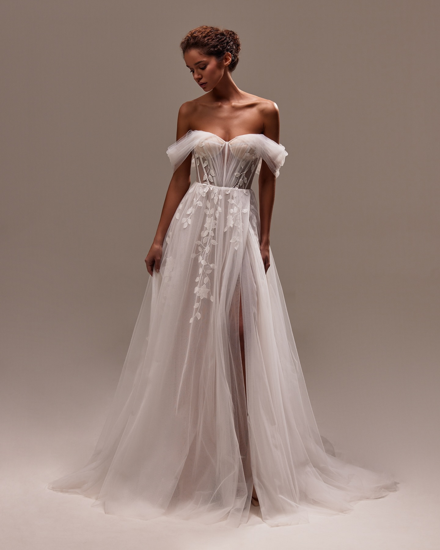 Milla Nova Tulle A Line Dress Off Shoulder Appliqued Country Wedding Dresses Backless Thigh Split Vestidos De Novia Sweep Train Designer Bridal Gowns 