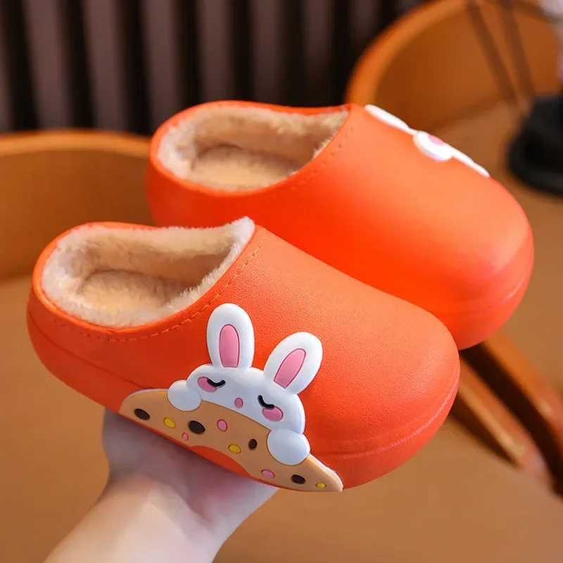 Slipper Slipper Winter Childrens Shoes Cartoon Cute Slide Waterproof and Anti slip Girl Home Indoor Slide Boys Baby Parents Childrens Cotton Shoes WX5