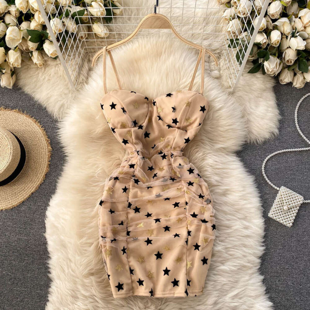 Nightclub disco sexy suspender dress heart machine off shoulder star decoration mesh pleat hip wrap short skirt trend