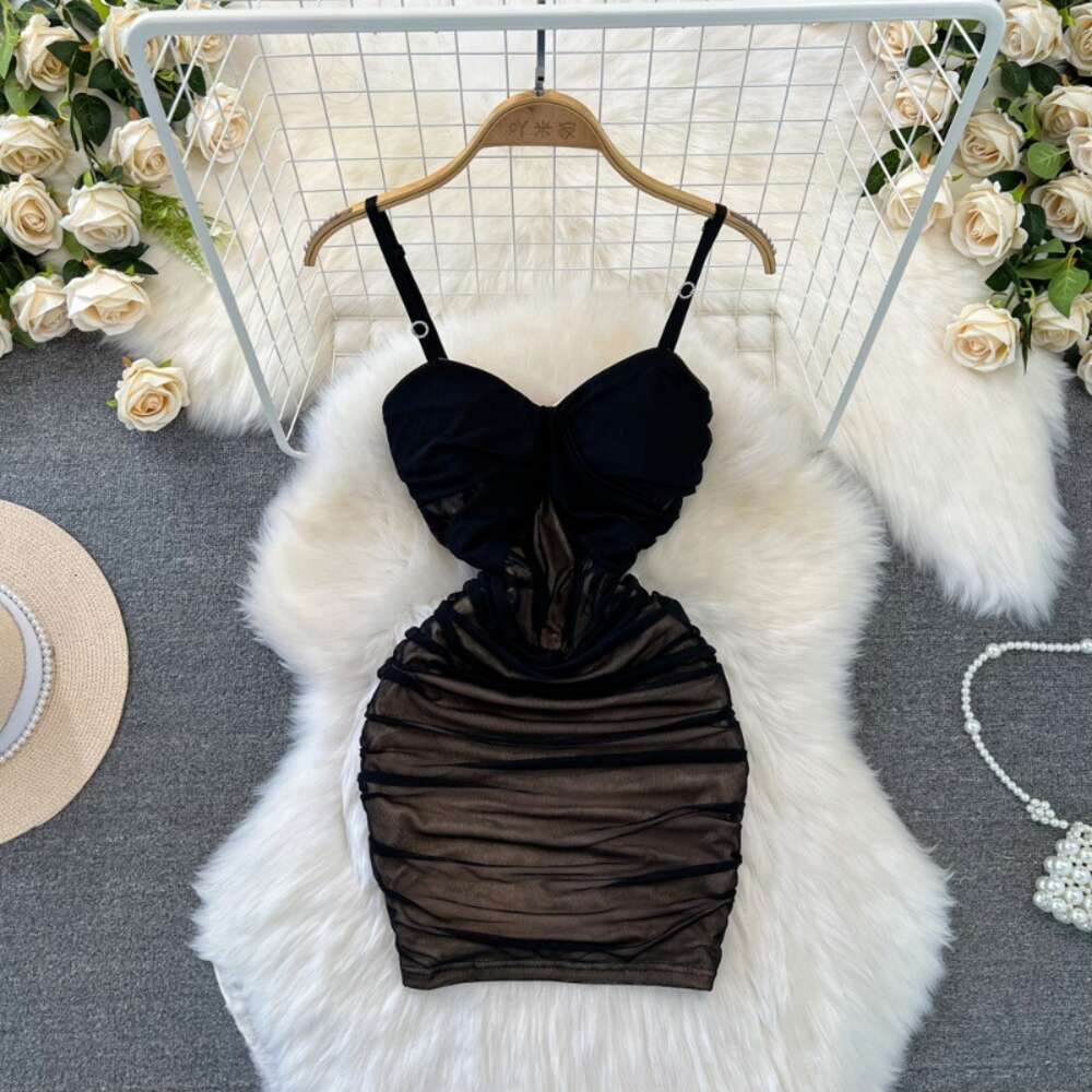 French fashion socialite temperament strapless pleated waist slim and short skirt with buttocks wrapped and mesh suspender