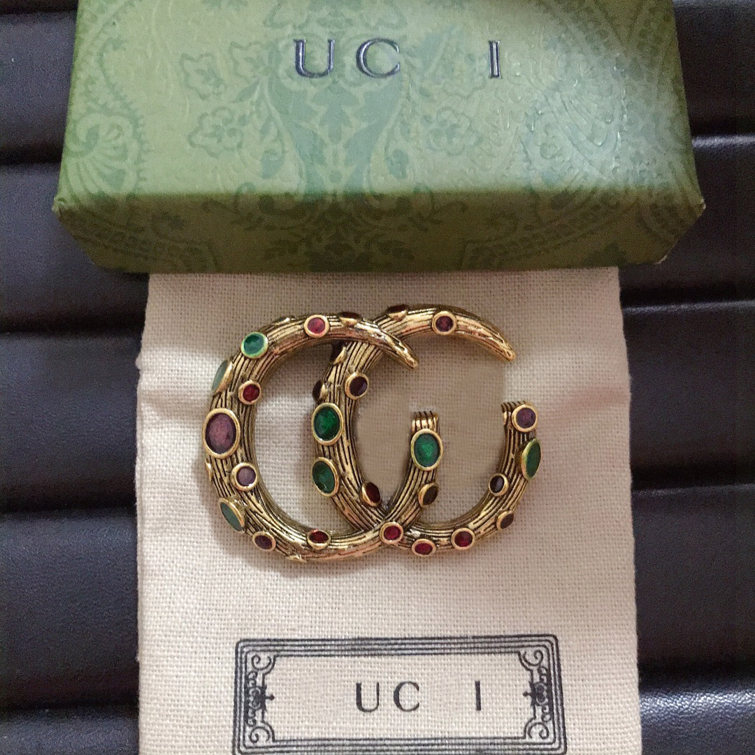 Broche Lettre Créateur Femme Homme Plaqué Or 18K Cristal Cuivre Bijoux Épingle Cadeau Amour Noël Mariage Accessoire Fête