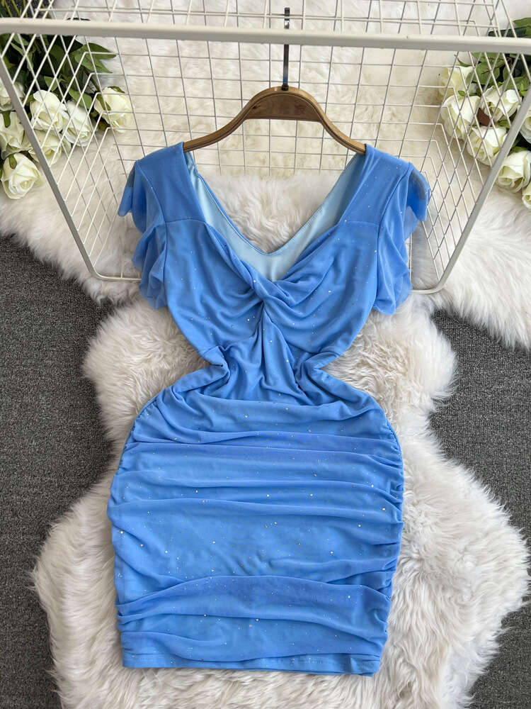 Summer new socialite temperament sexy V-neck long sleeved slim fit wrinkled small stature short buttocks wrapped dress