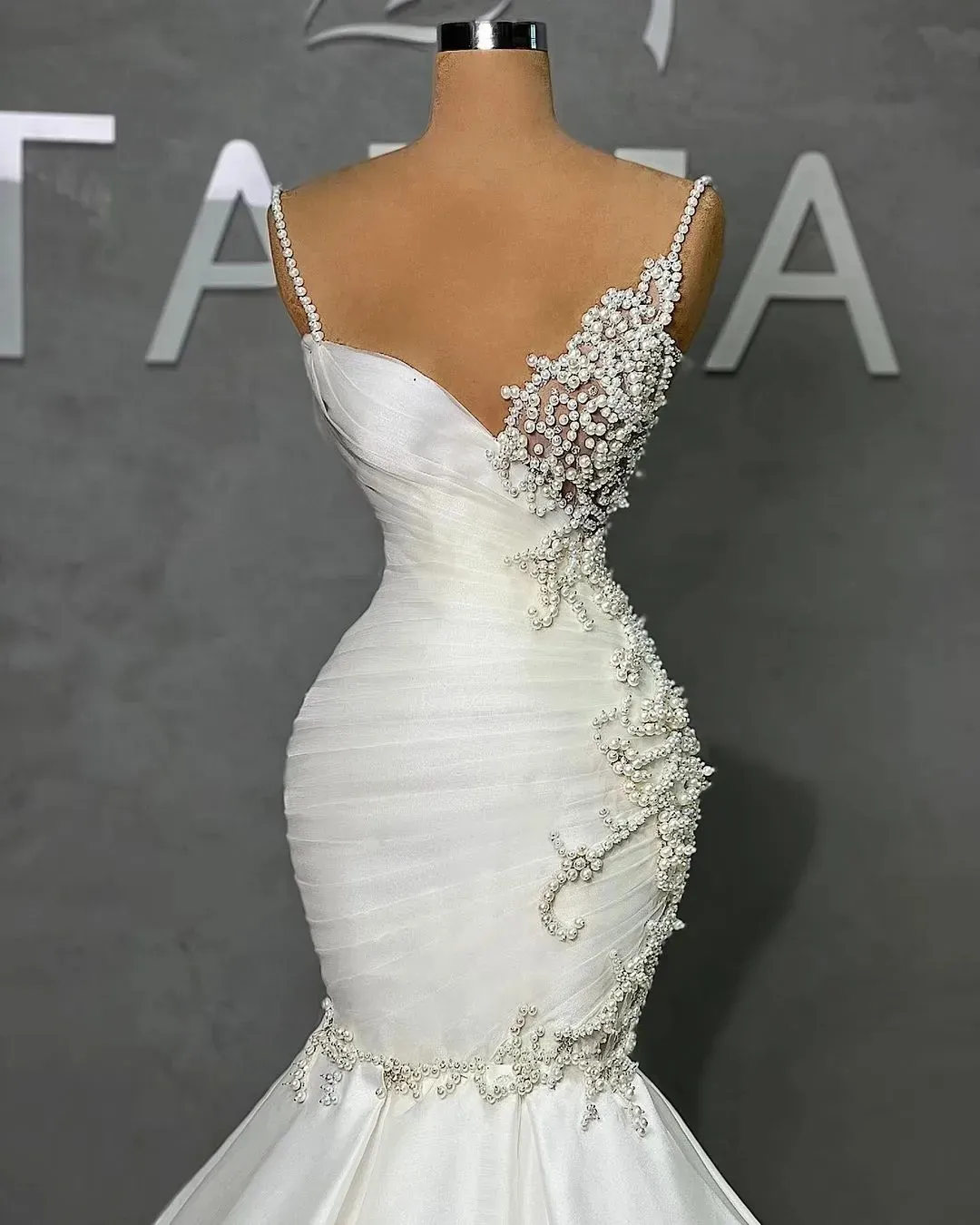 Beaded Stunning Dubai Pearls Arabian Mermaid Wedding Dresses Spaghetti Straps Slim Fitted Pleats Vintage Bridal Gowns 0603