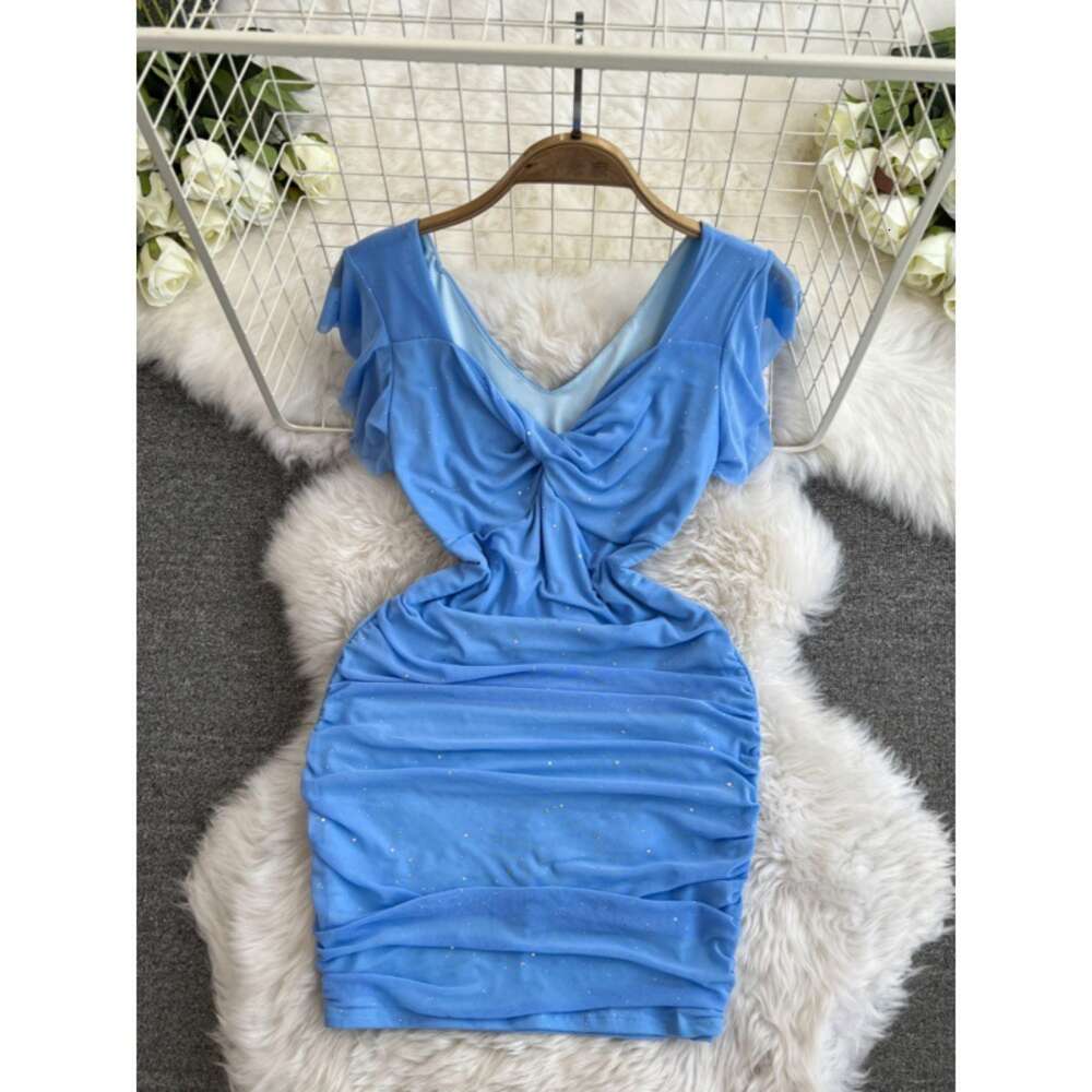 Summer new socialite temperament sexy V-neck long sleeved slim fit wrinkled small stature short buttocks wrapped dress