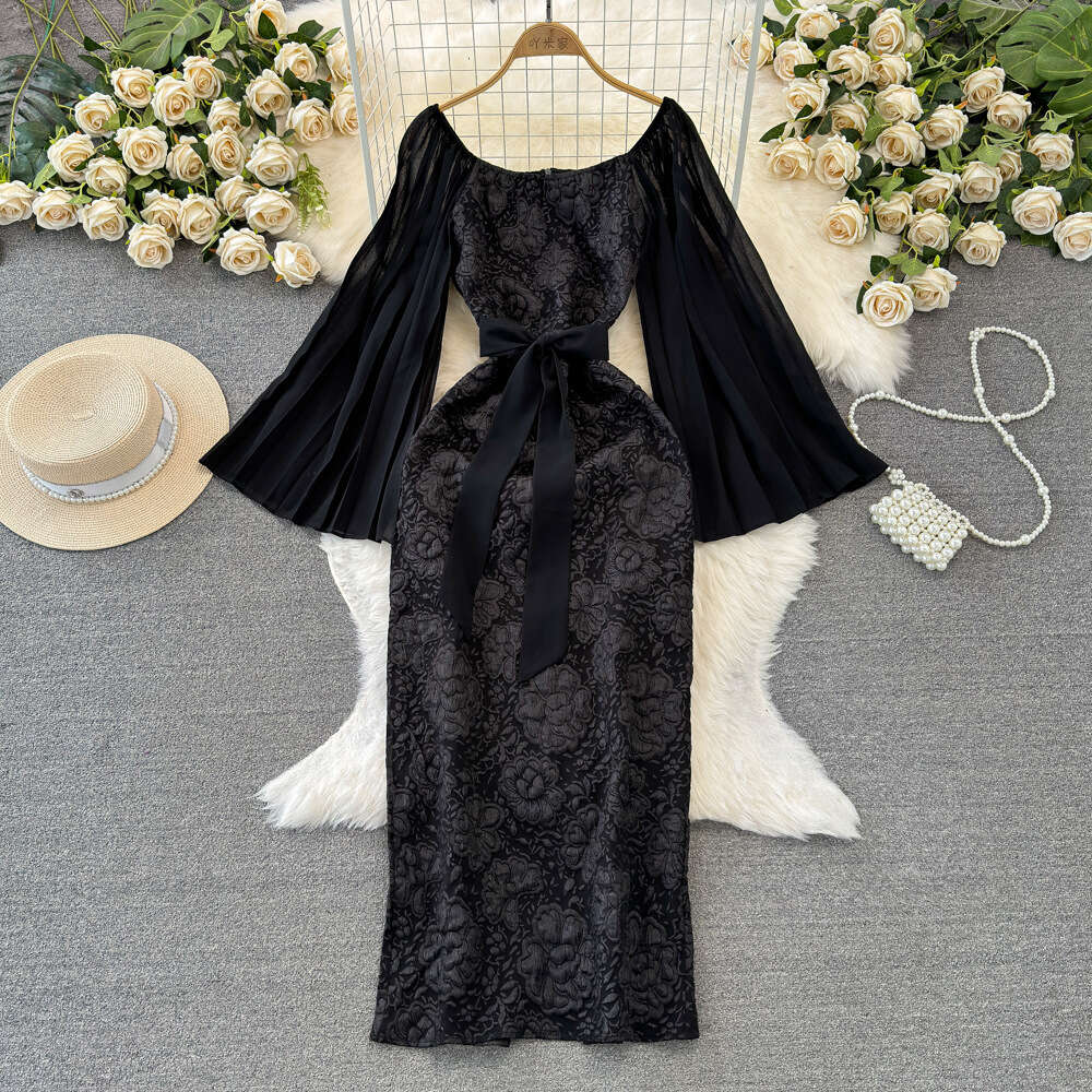 Fashionable and mature style socialite temperament speaker long sleeved square neck waistband slimming effect lace up jacquard wrap buttocks formal dr