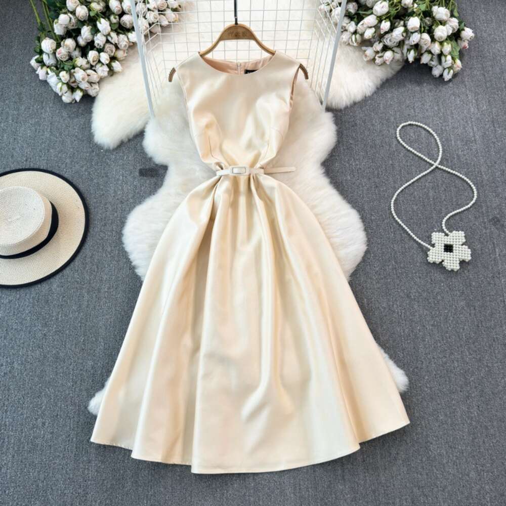 High end light luxury socialite temperament sleeveless round neck waistband slimming effect mid length A-line glossy dress summer dress