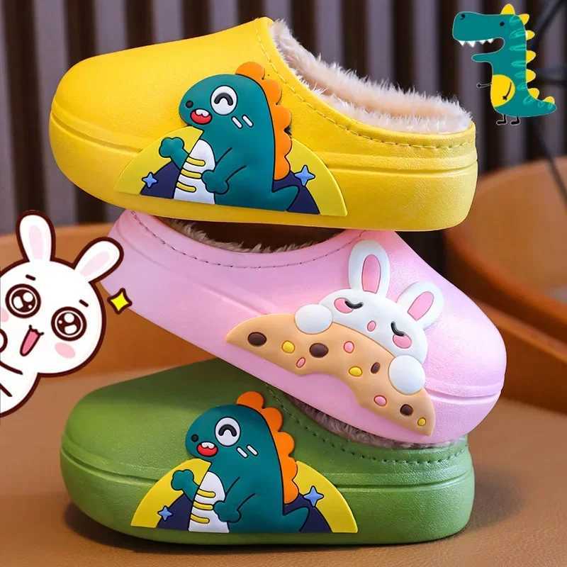 Slipper Slipper Winter Childrens Shoes Cartoon Cute Slide Waterproof and Anti slip Girl Home Indoor Slide Boys Baby Parents Childrens Cotton Shoes WX5