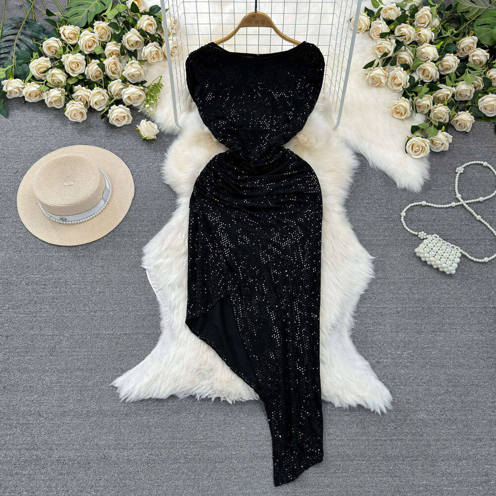Feminine and socialite temperament sleeveless round neck waist length irregular sparkling sequin wrapped buttocks dress