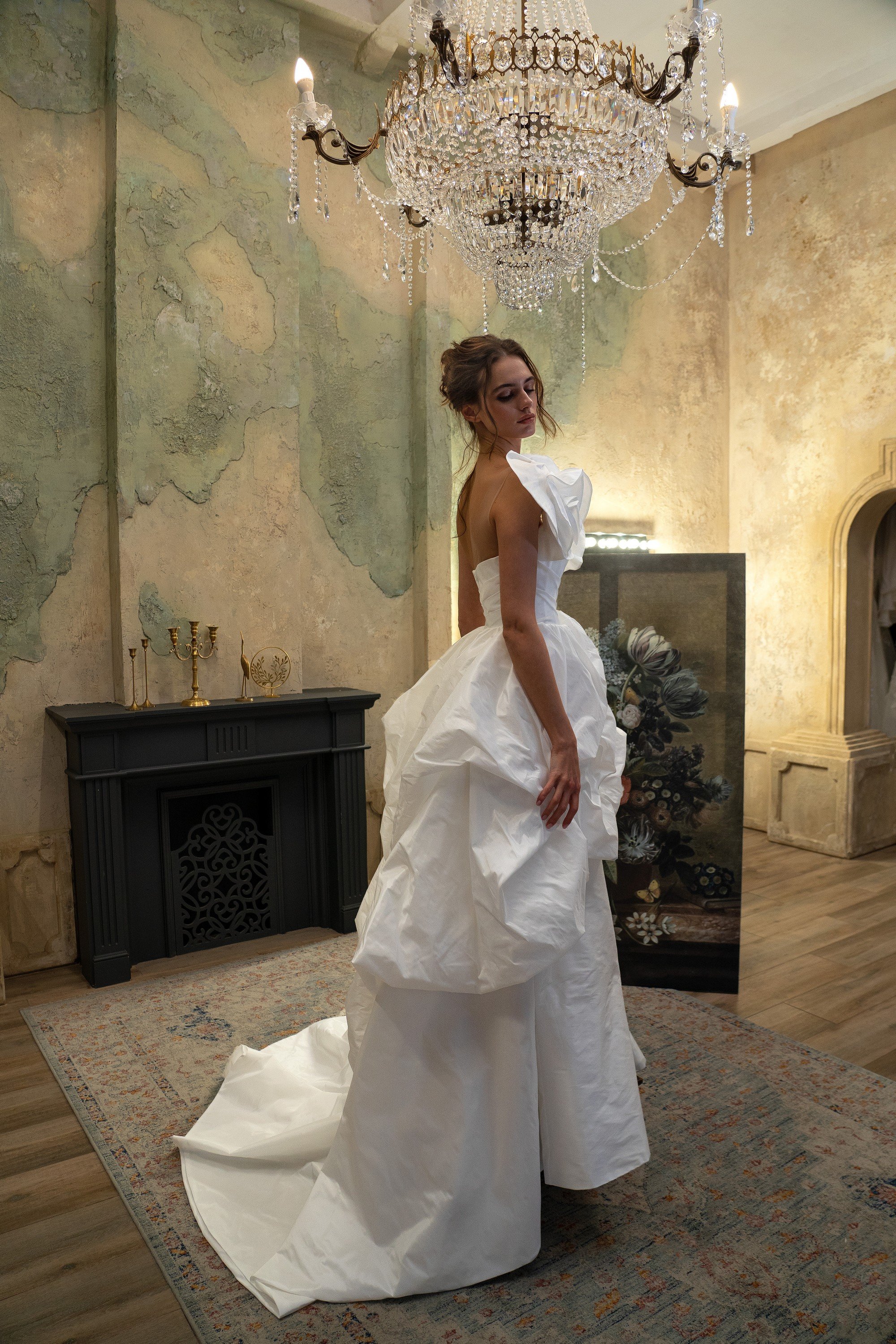 Unique One Shoulder A Line Wedding Dresses 3D Flowers Draped Bridal Dress Pleated Organza Puffy Beach Wedding Gown