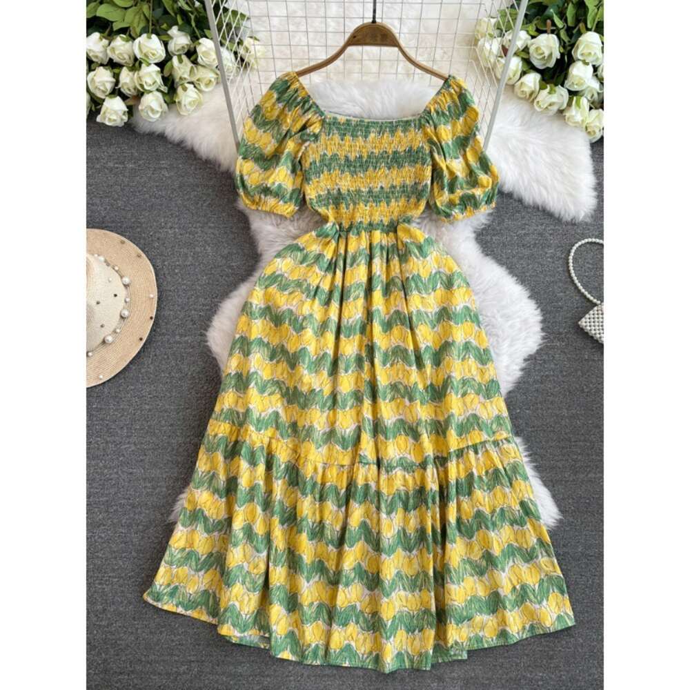 Summer New French Romantic Countryside Style Fragmented Flower Bubble Sleeves Dress Design Sense Small and Elegant Slim Long Dress