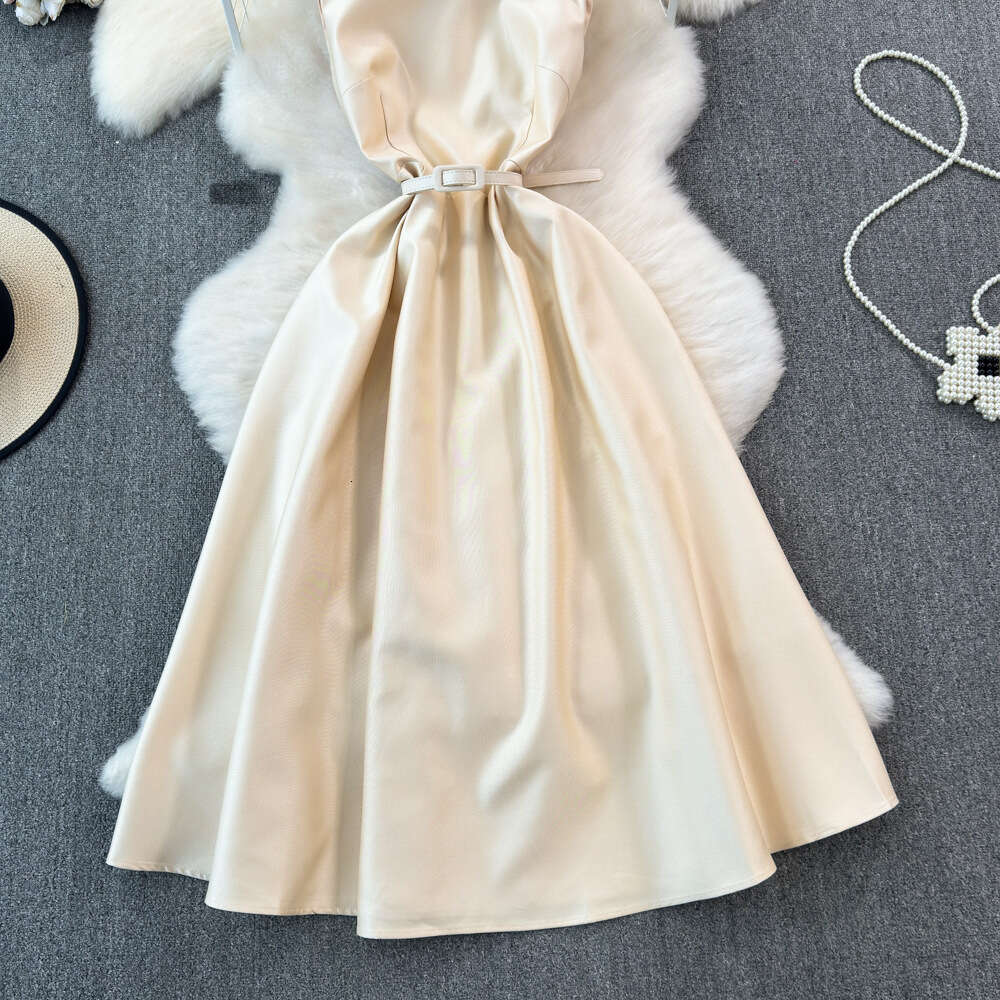 High end light luxury socialite temperament sleeveless round neck waistband slimming effect mid length A-line glossy dress summer dress