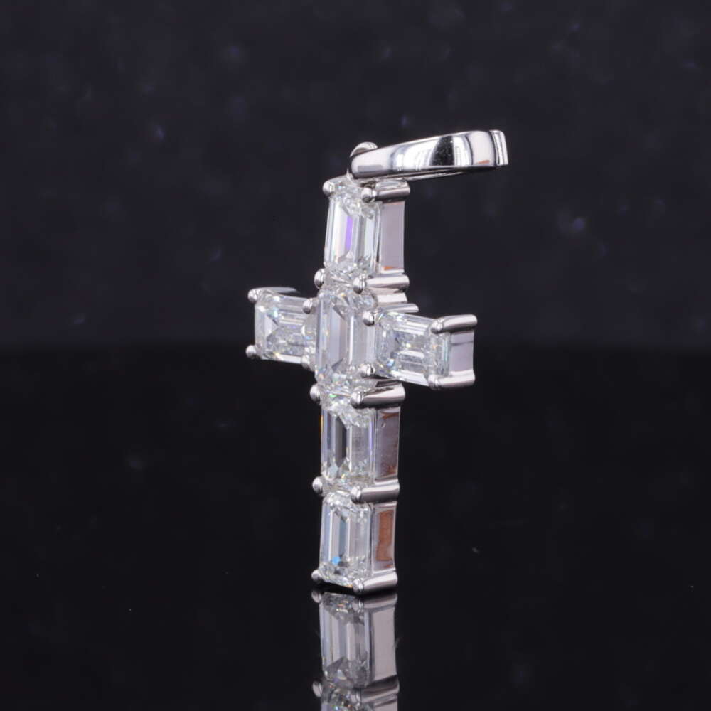 Starsgem Custom S925 Silver Diamond Cross Pendant 4*6mm Emerald Cut Moissanite for Men and Women Fine Jewelry Necklace