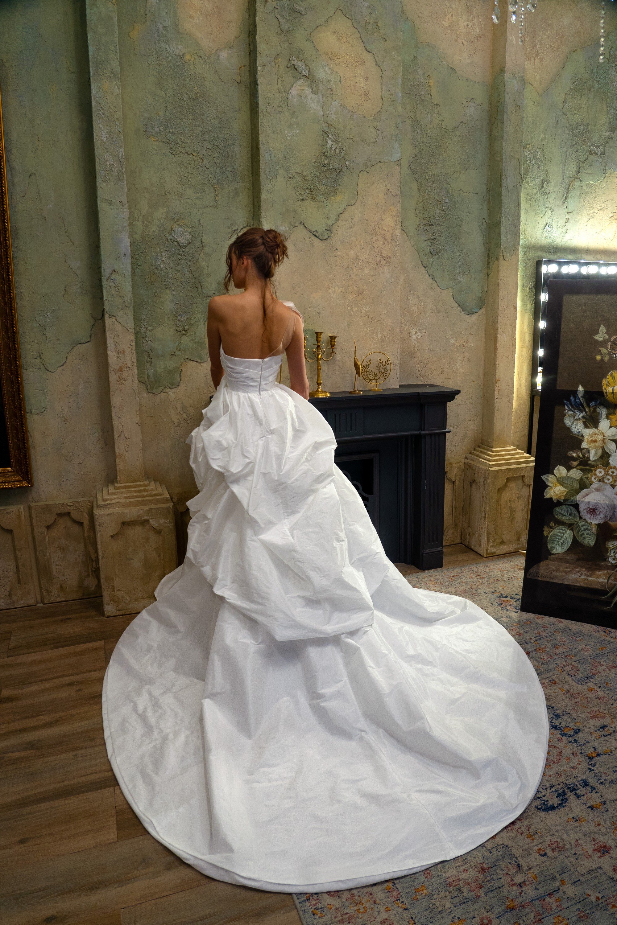 Unique One Shoulder A Line Wedding Dresses 3D Flowers Draped Bridal Dress Pleated Organza Puffy Beach Wedding Gown